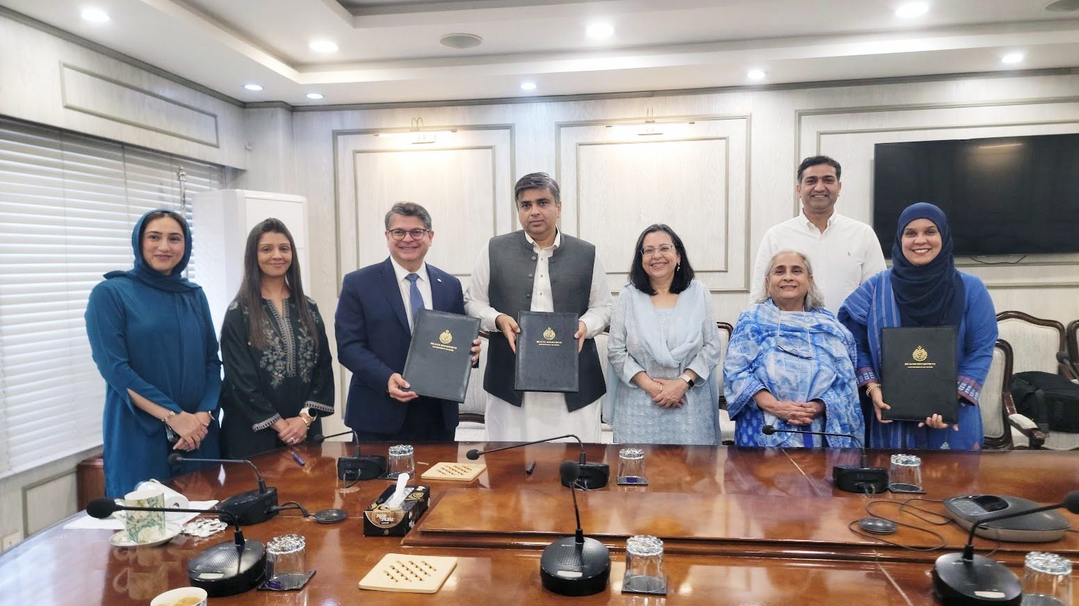 MoU signing between the Government of Sindh, the National AI Hub and AKU — photo 1