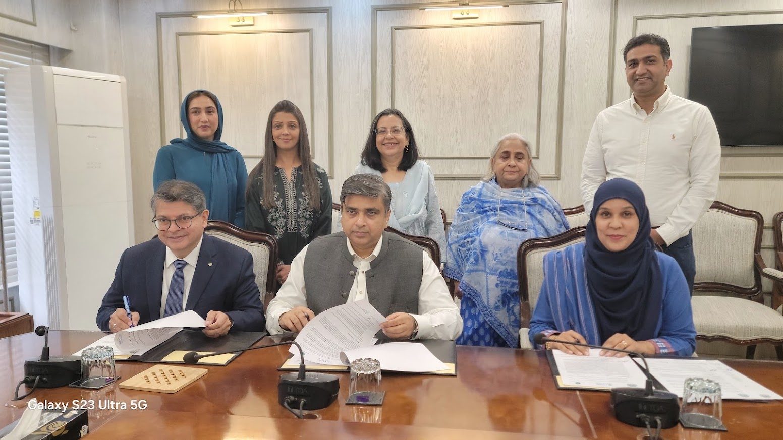 MoU signing between the Government of Sindh, the National AI Hub and AKU — photo 2
